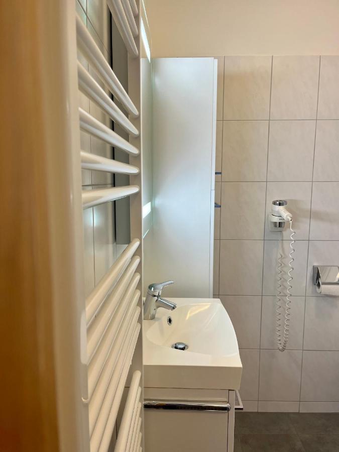 Pension Sommerauer Hotell Hallein Exteriör bild