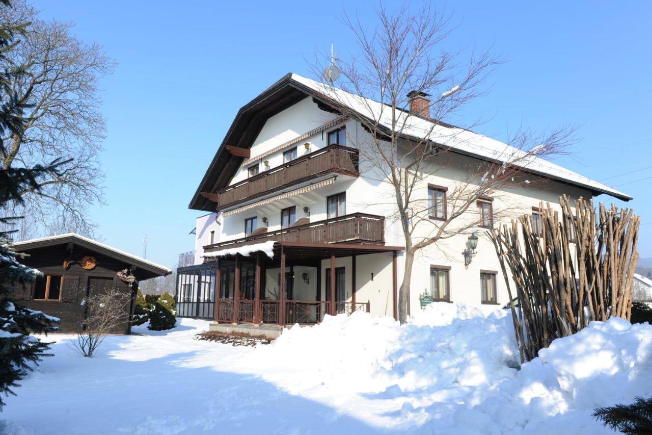 Pension Sommerauer Hotell Hallein Exteriör bild