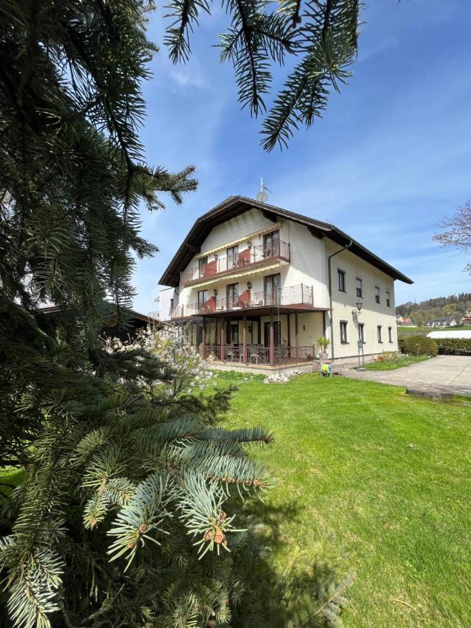 Pension Sommerauer Hotell Hallein Exteriör bild