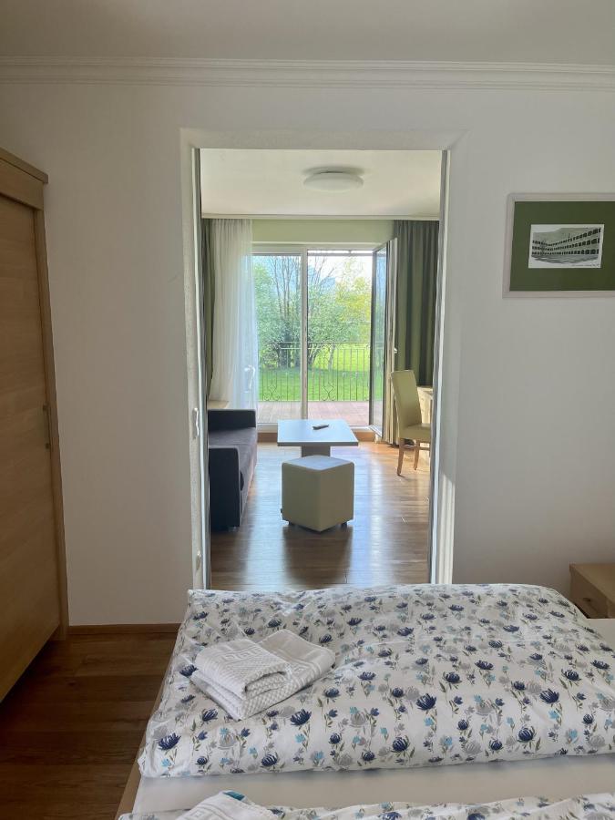 Pension Sommerauer Hotell Hallein Exteriör bild